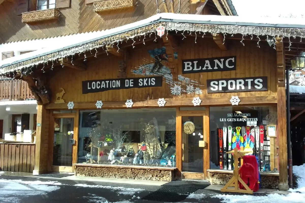 Blanc Sports, location de ski aux Gets