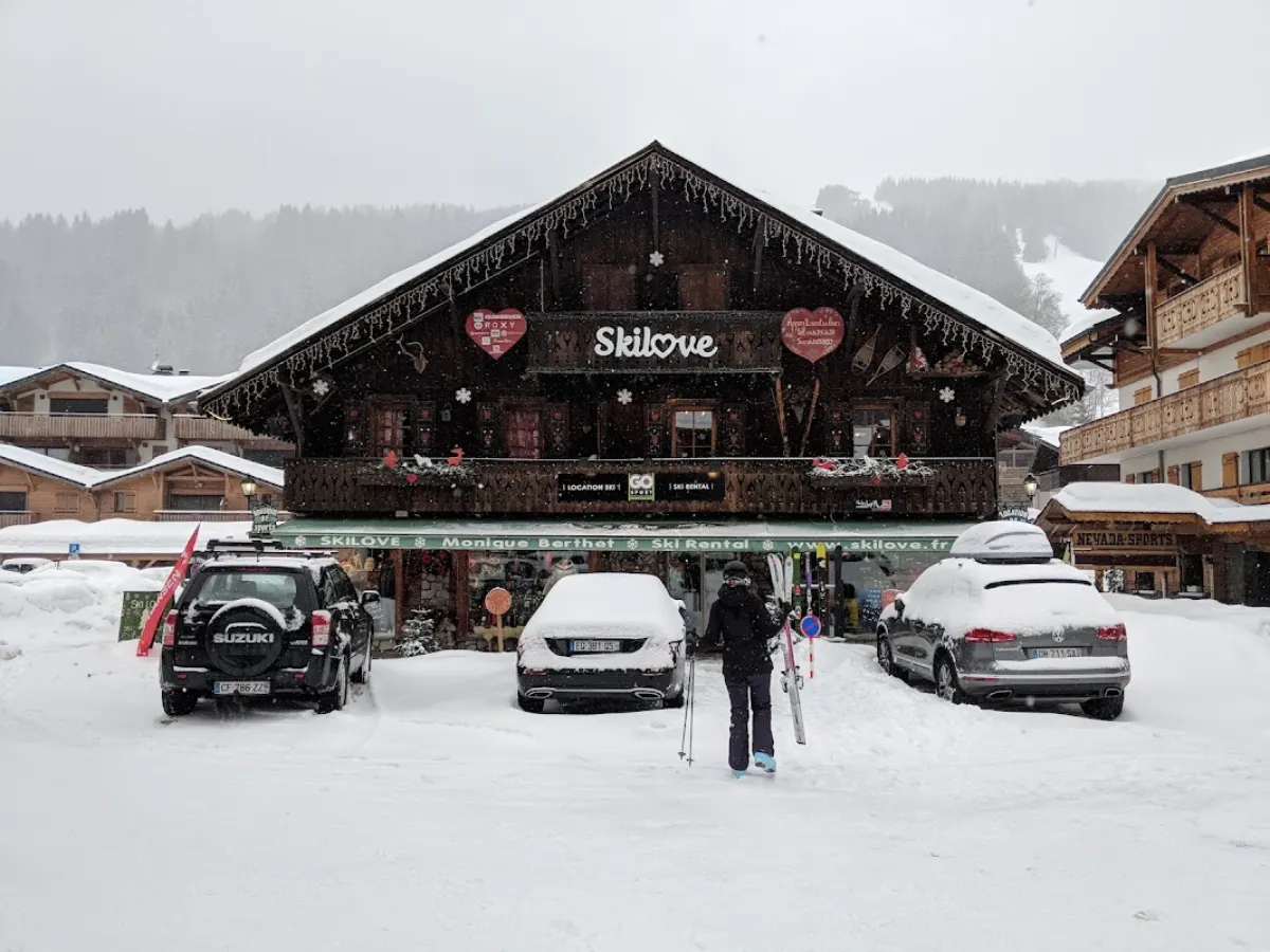 Skilove Les Gets, location de ski aux Gets