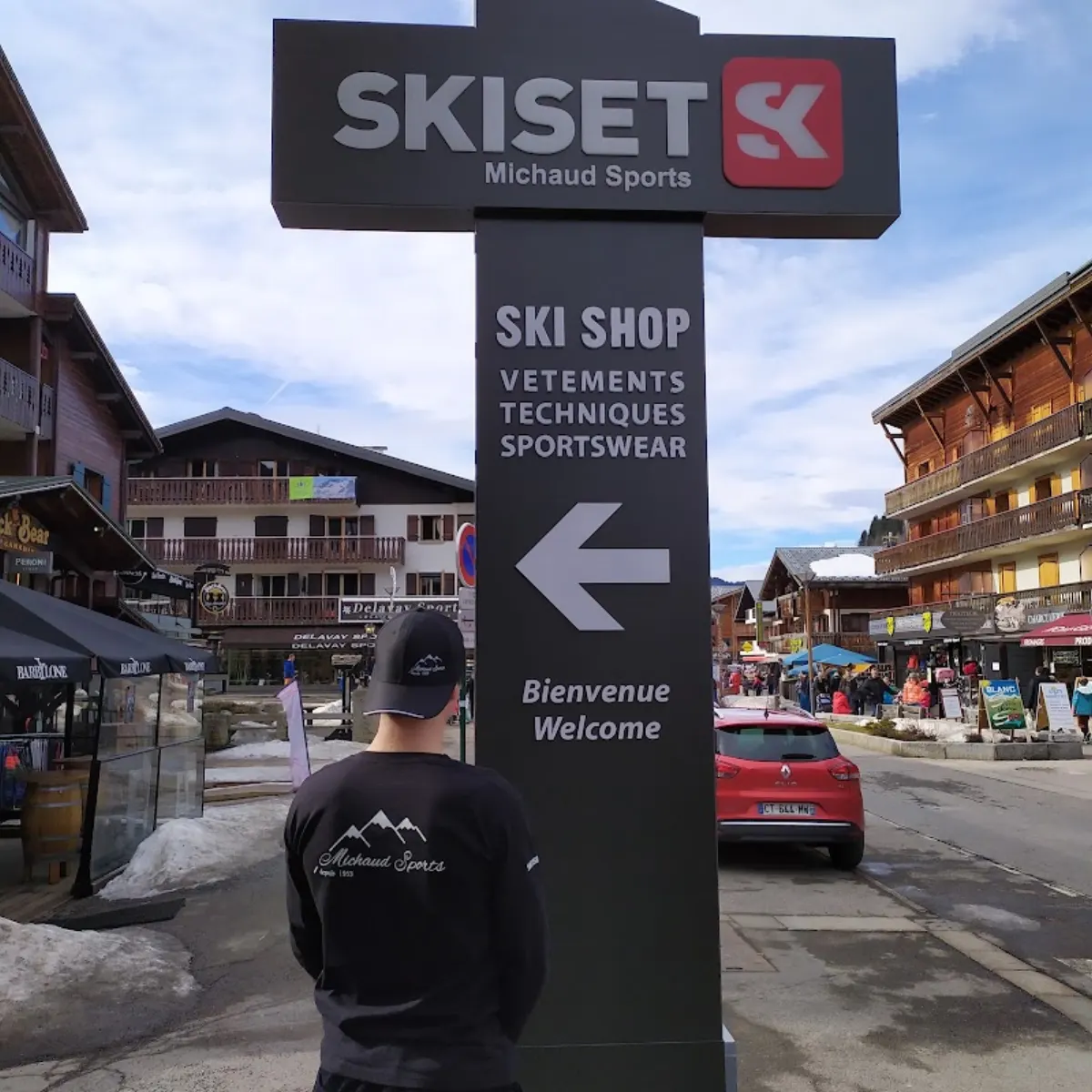 Skiset Michaud Sports Centre, location de ski aux Gets